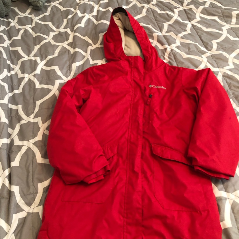 Girls red Columbia Jacket, pit to pit 19”, length 263/4”. Good condition
